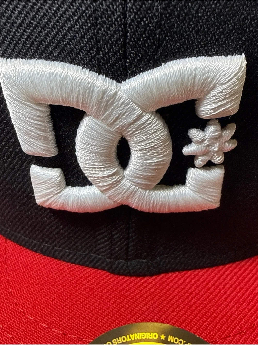 Vintage Y2K DC Shoes Fitted Wool Hat Skateboards Rob Dyrdek Black/Red/White NEW